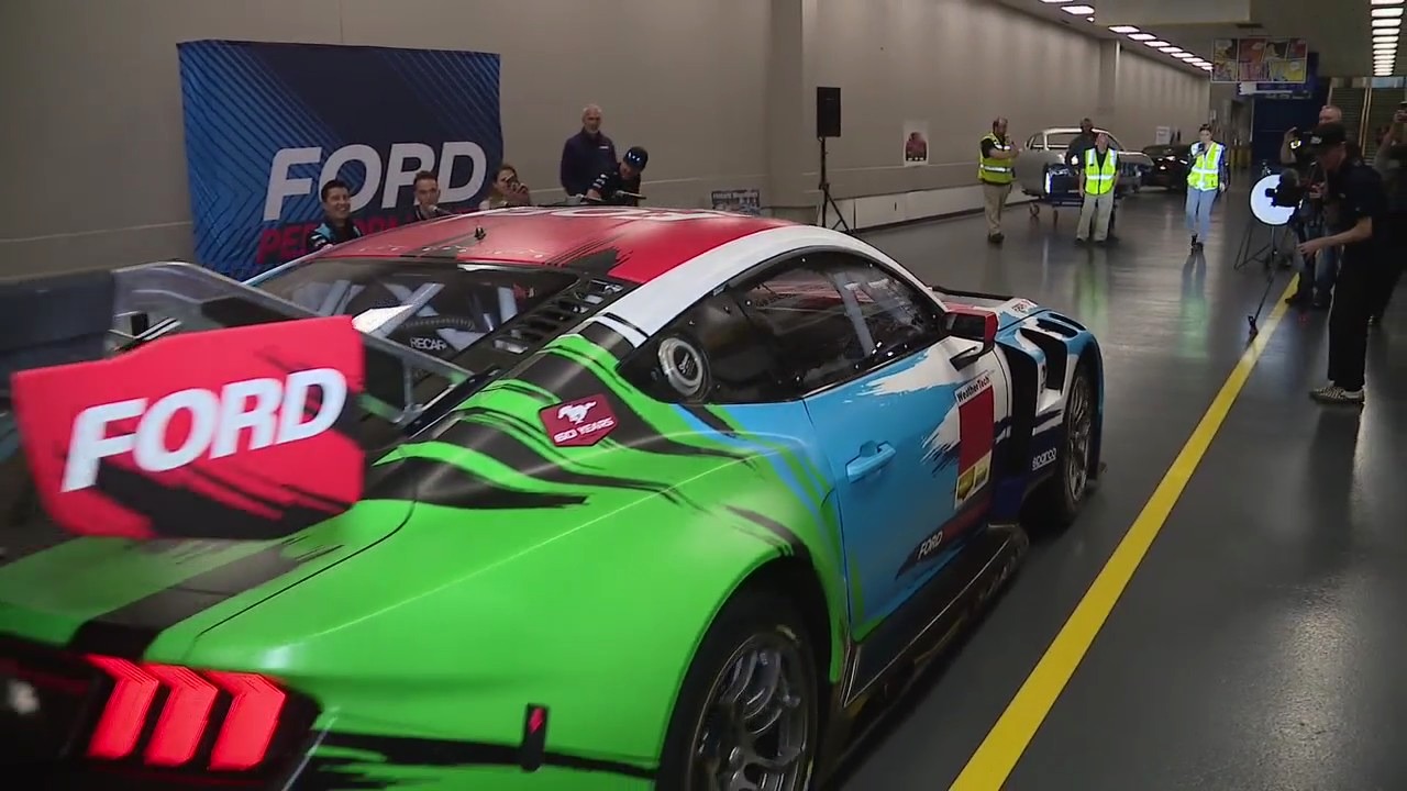 Ford, Grand Prix drivers celebrate Mustang's 60th birthday