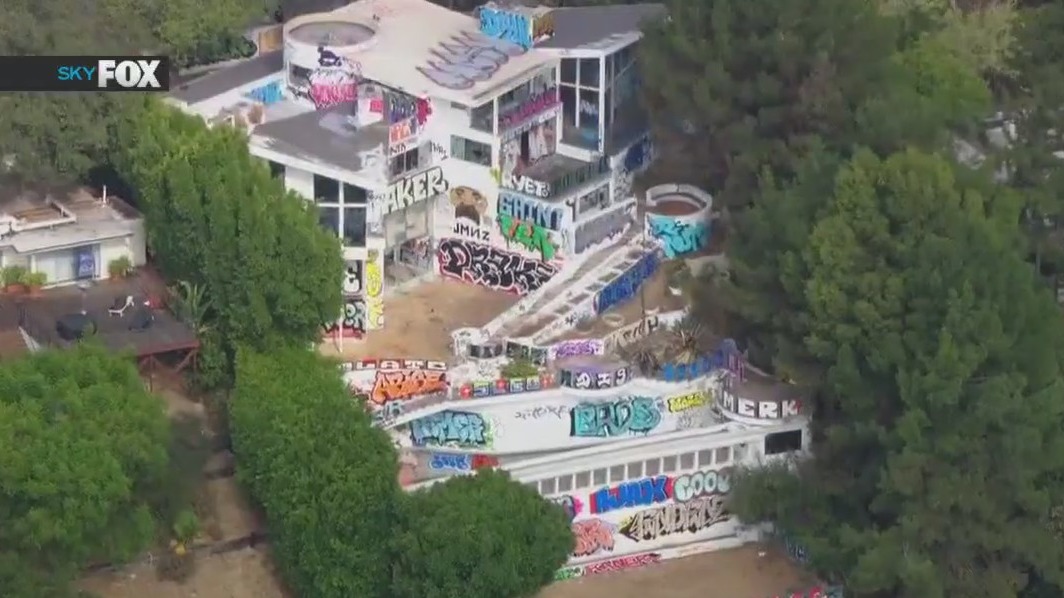 2 arrested for graffiti at Hollywood Hills mansion