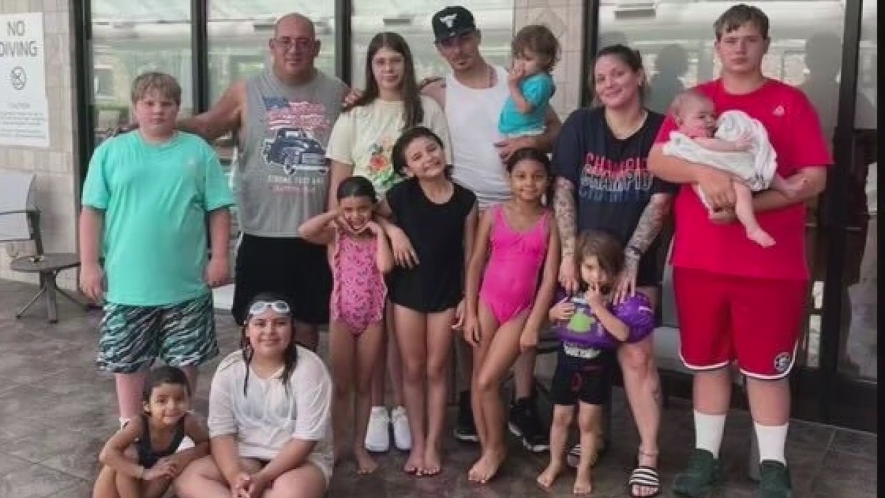 Family of 10 loses everything in fire | FOX 2 Detroit