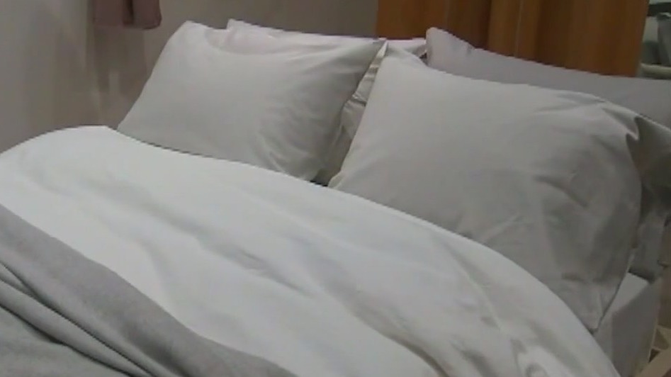 Don't make your bed as soon as you get up: experts