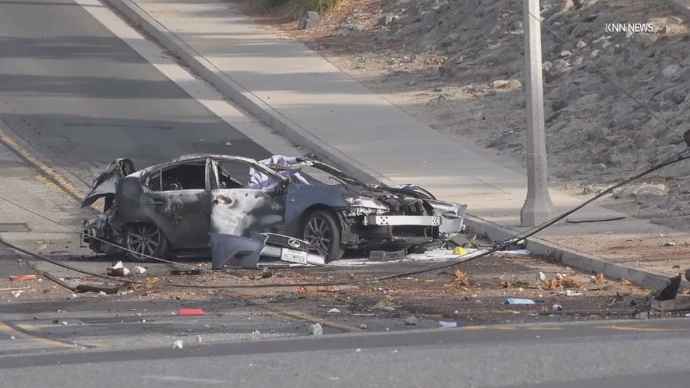 Fiery crash in Riverside kills 2