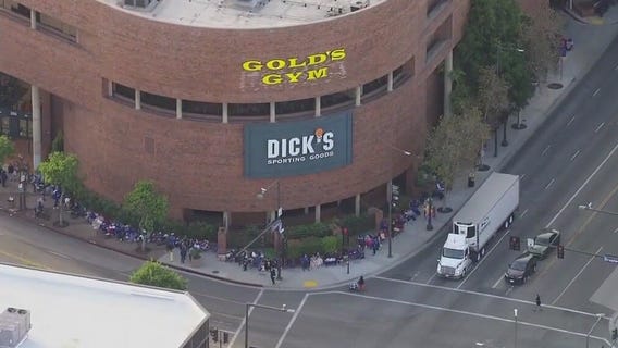 Fans line up to see Mookie Betts in Glendale