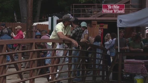 Many celebrate fall-like Labor Day at Franklin Cider Mill
