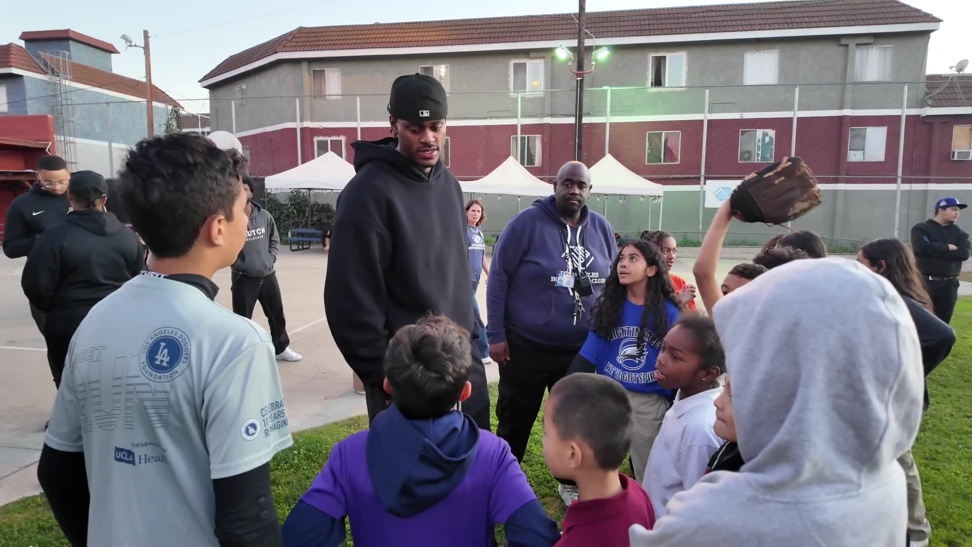 Jarred Vanderbilt gives back