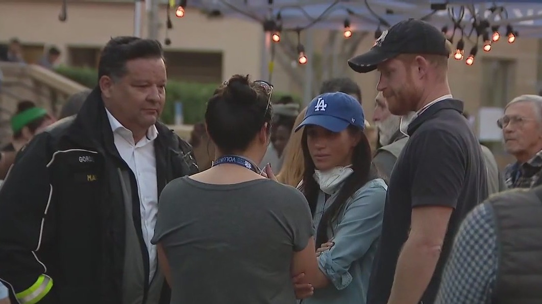 Prince Harry, Meghan Markle help Pasadena wildfire victims