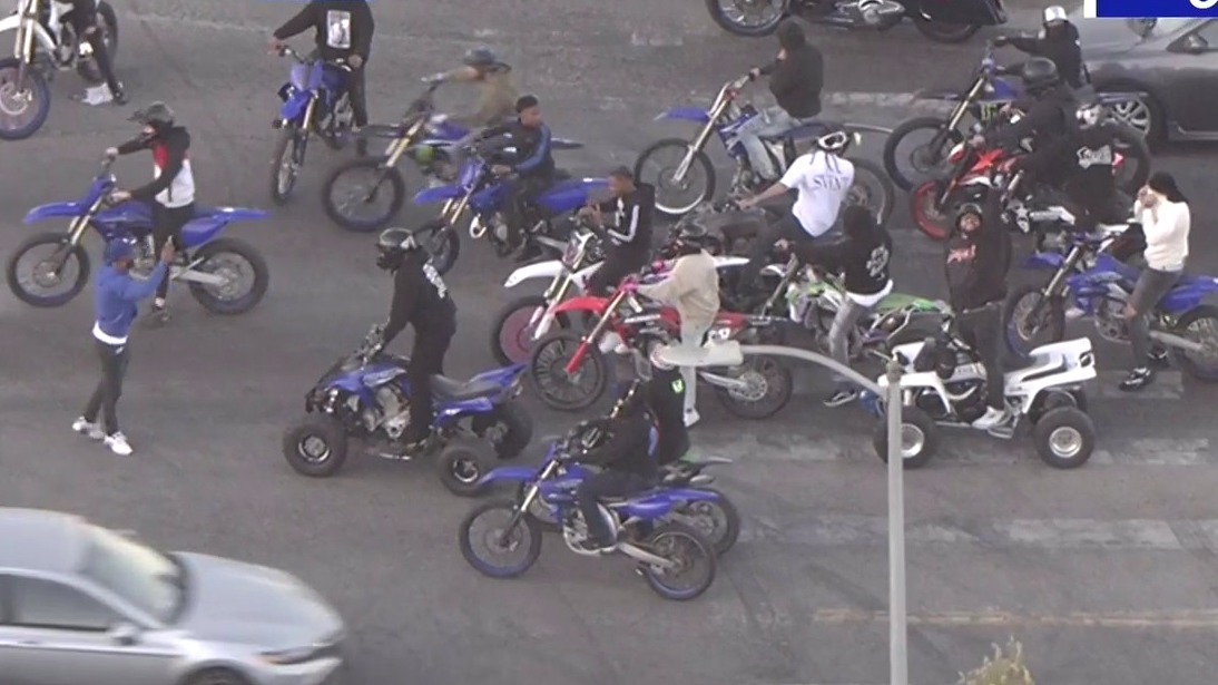 Dirt bike riders lead 30 min police chase | FOX 11 Los Angeles