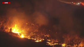 Clay Fire rages in Jurupa Valley