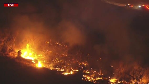 Clay Fire rages in Jurupa Valley