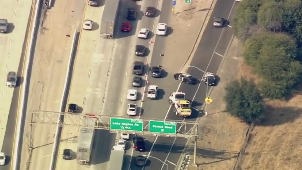 Hughes Fire shuts down part of 5 Freeway near Castaic Lake