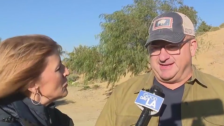 Castaic homeowner describes scene as Hughes Fire neared his home