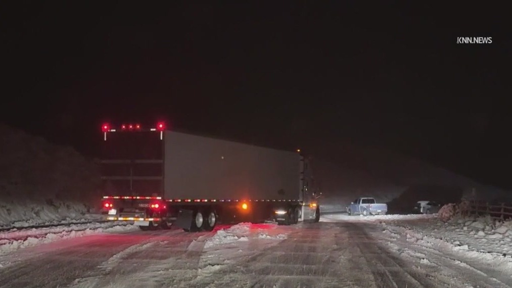 Snow shuts down Grapevine