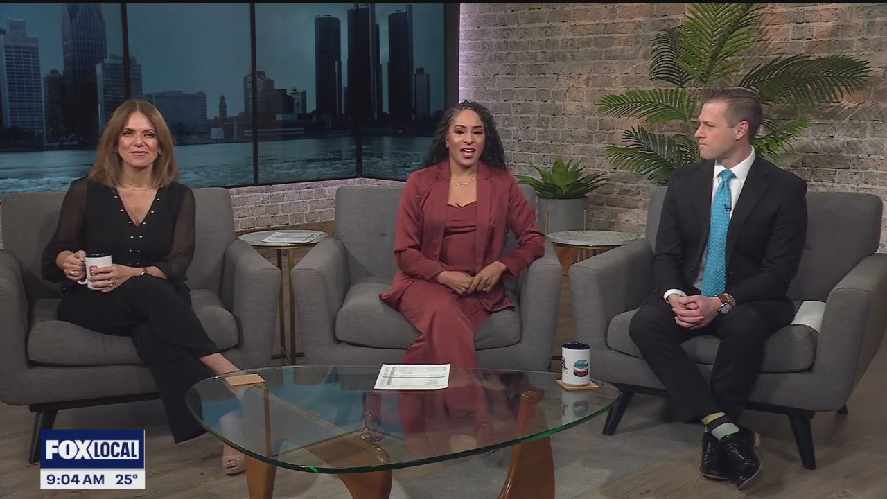 Christmas romance movie formula