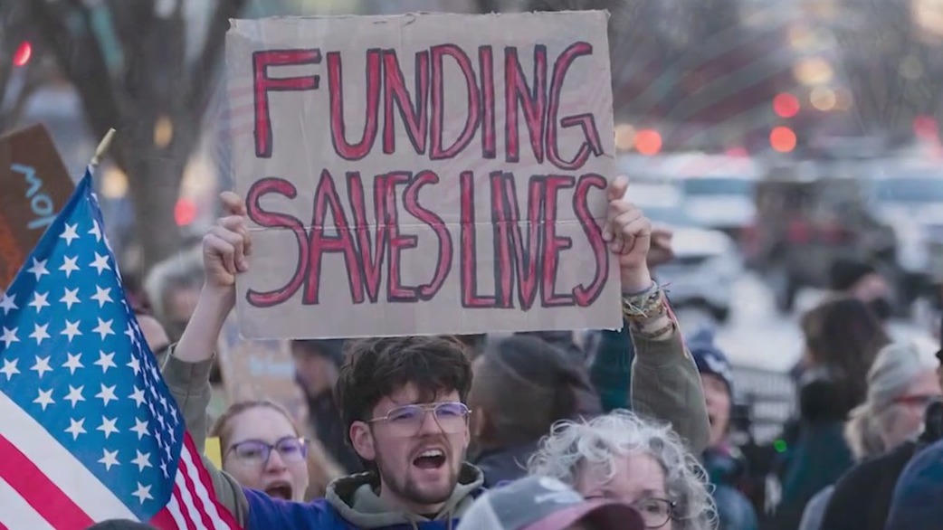 Judge pauses Trump's federal funding freeze