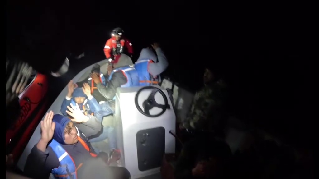 Coast Guard intercepts 14 migrants near San Diego