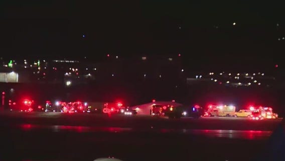 Passenger jet collides with Army chopper in DC