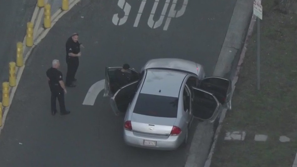 2 women, baby injured in car-to-car shooting