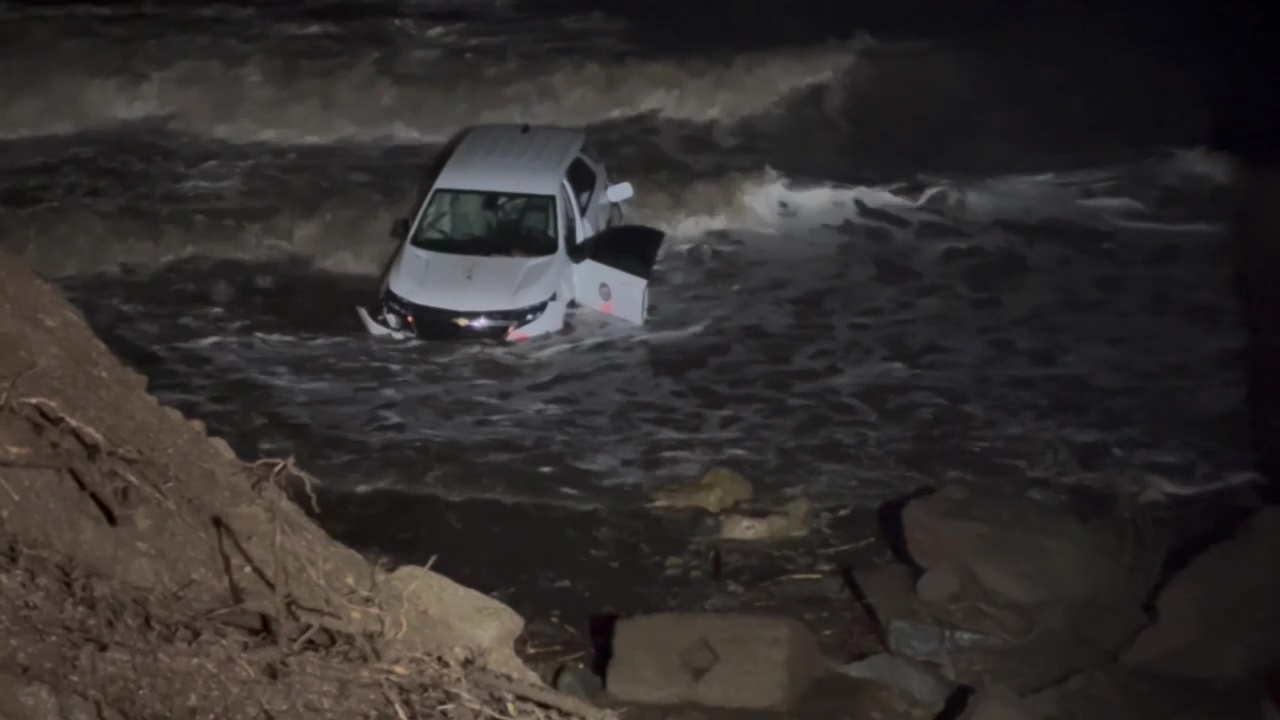 LA City vehicle falls into ocean off PCH