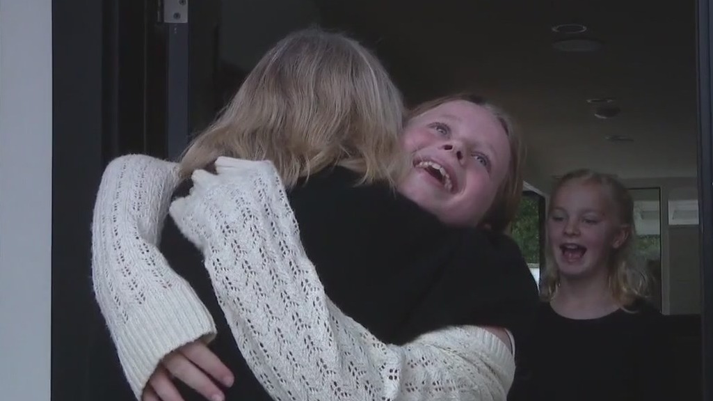 Students support teacher who lost home in LA wildfire