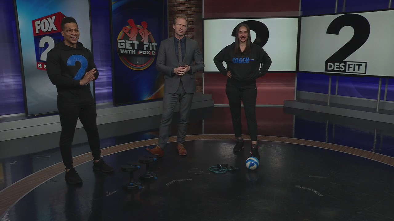 "40 and Fit The Biggest Loser Challenge" from Des2Fit to Start the New Year Right