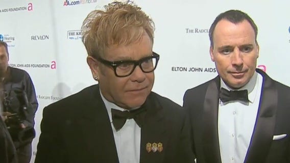Elton John hosts annual AIDS Foundation Oscar party