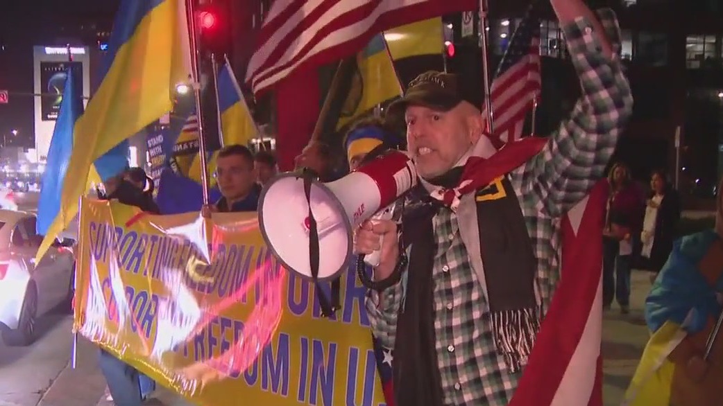 Ukraine supporters rally in West LA