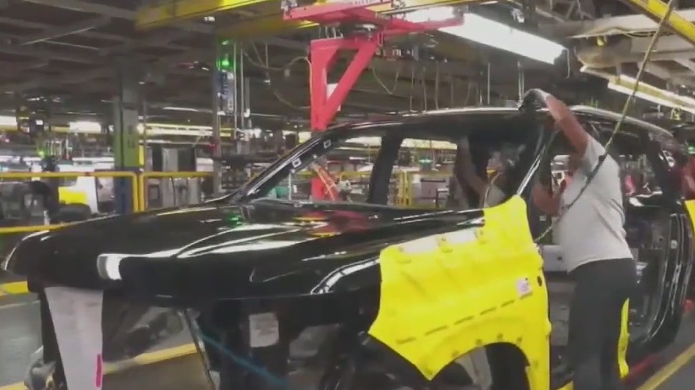 Trump gives automakers 1-month tariff exemption