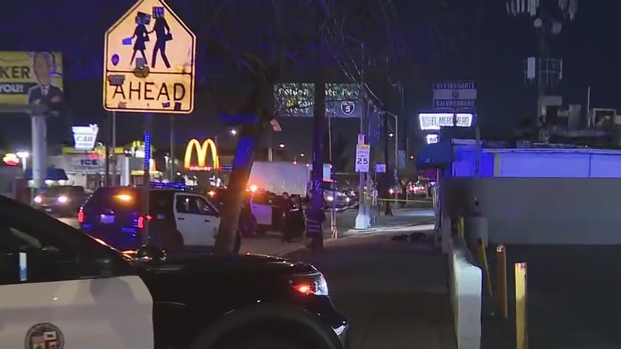 Shooting investigation underway in Pacoima | FOX 11 Los Angeles