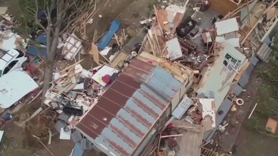 Deadly storm roars across U.S.