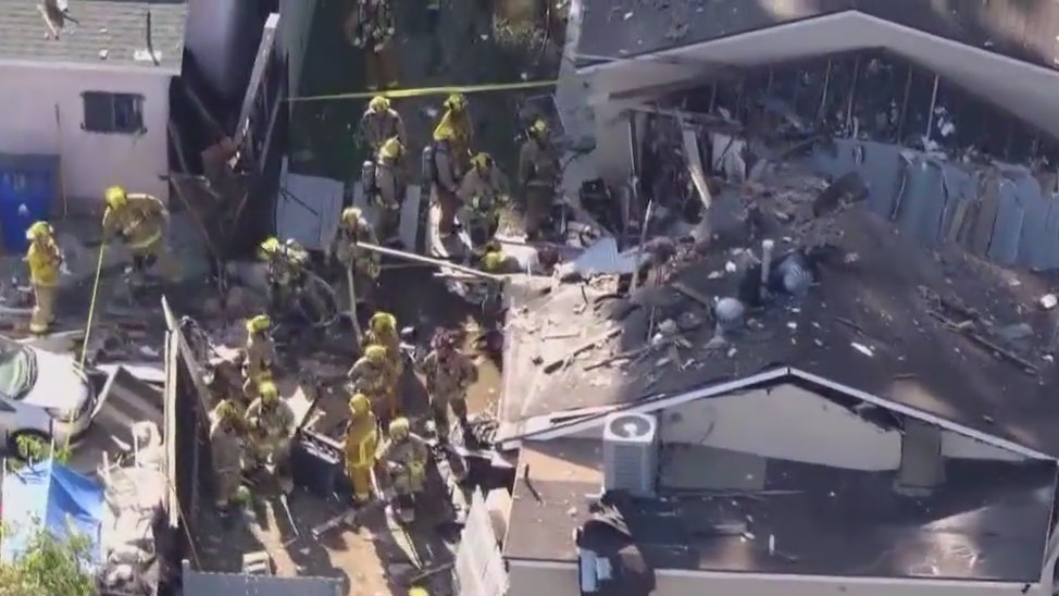 Neighborhood evacuated after fireworks explosion | FOX 11 Los Angeles