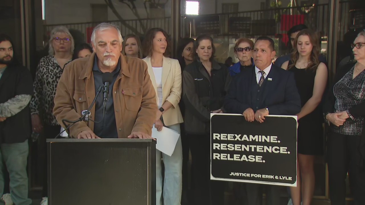 Family of Menendez brothers hold rally in LA