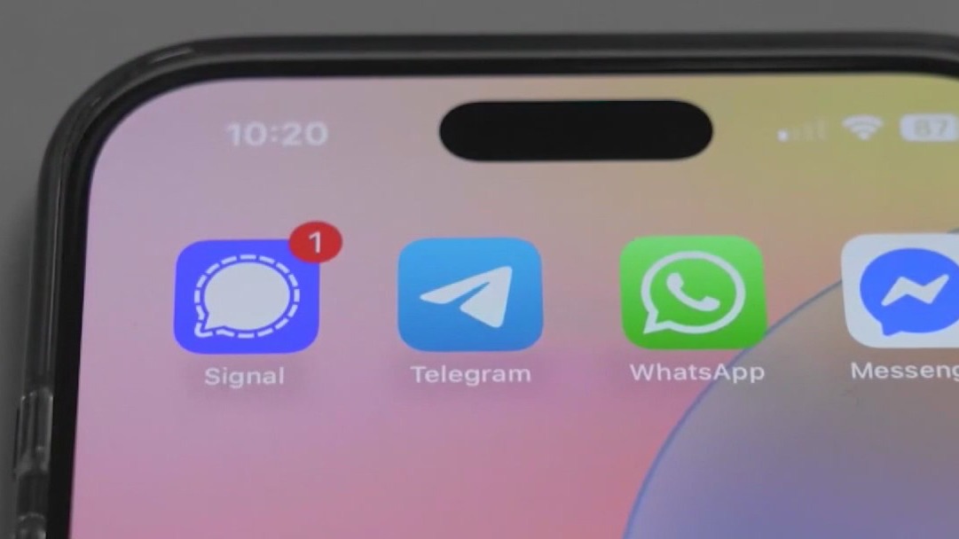 Signal leak: Trump officials grilled over group chat