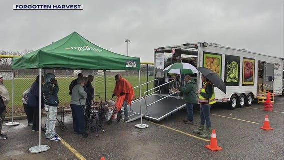 Michigan business expands mobile markets to combat hunger in Metro Detroit