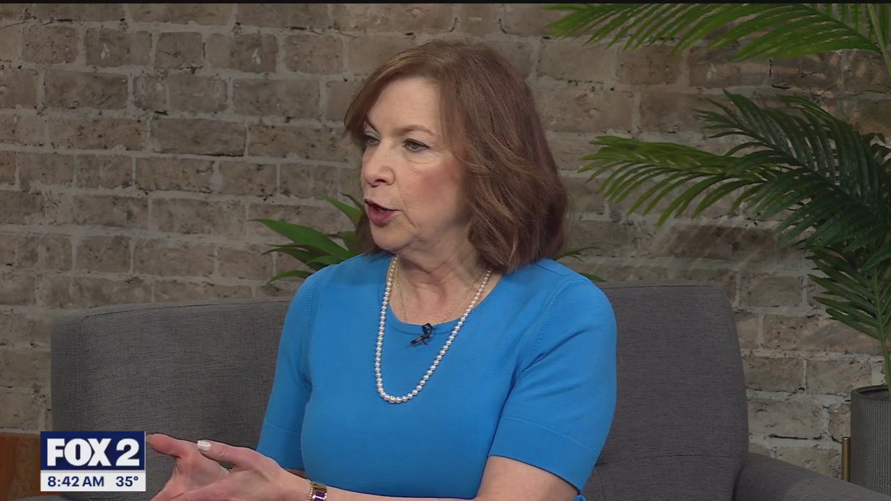 Deciding on divorce and maintaining family relationships