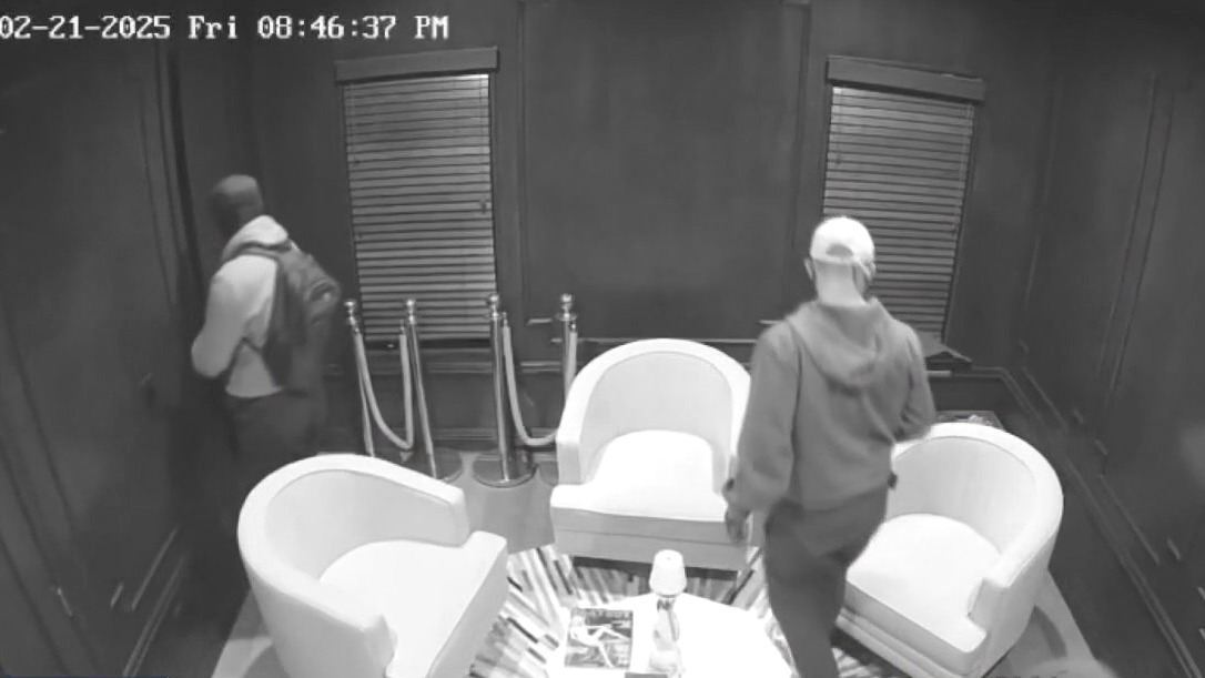 Criminals breaking into LA homes to steal watches