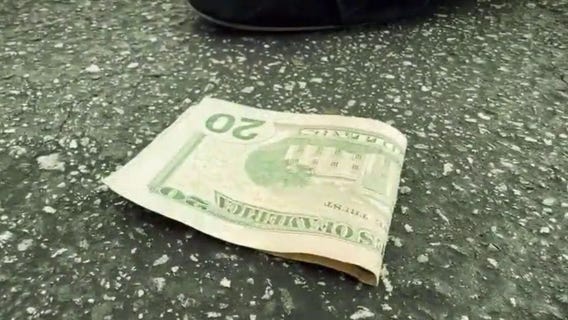 Criminals using $20 'distraction' tactic to scam victims