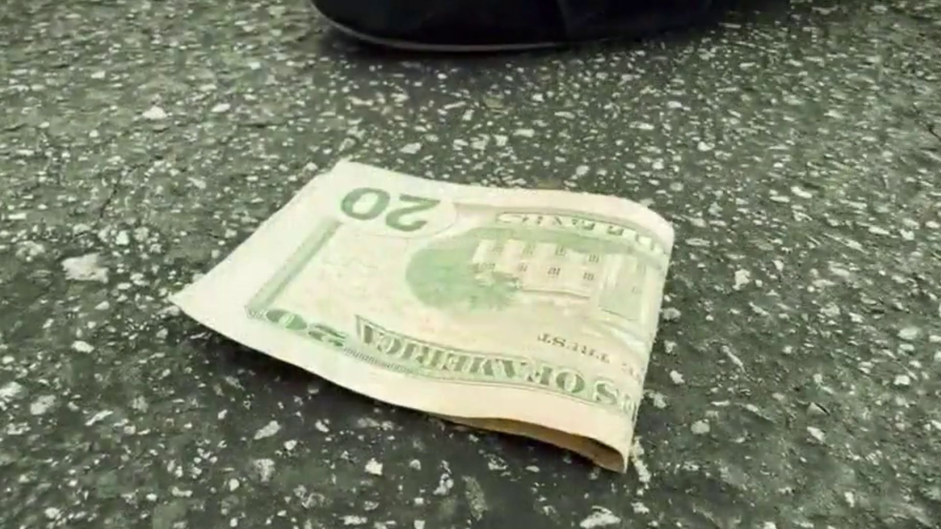 Criminals using $20 'distraction' tactic to scam victims