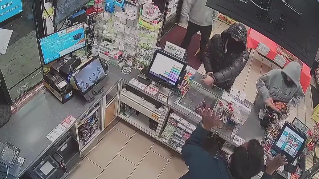 Gunmen rob five 7-Elevens in one night