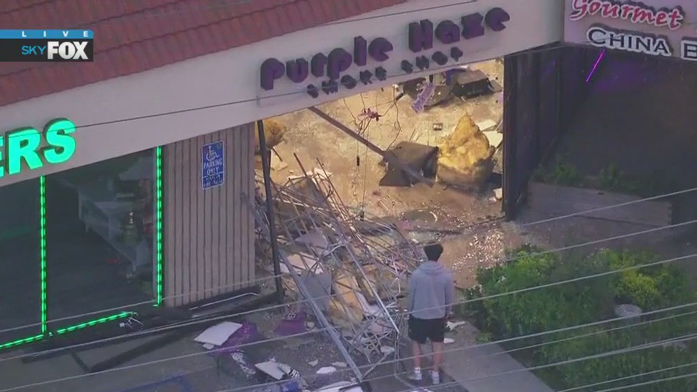 Break-in at Sherman Oaks smoke shop