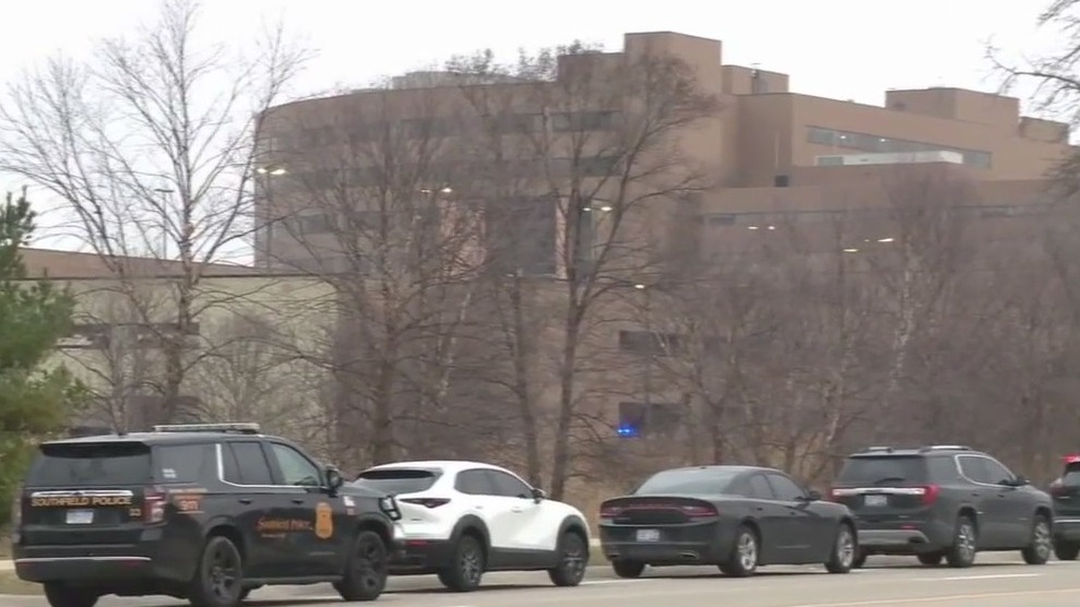 Massive police scene after shooting at Troy hospital | FOX 2 Detroit