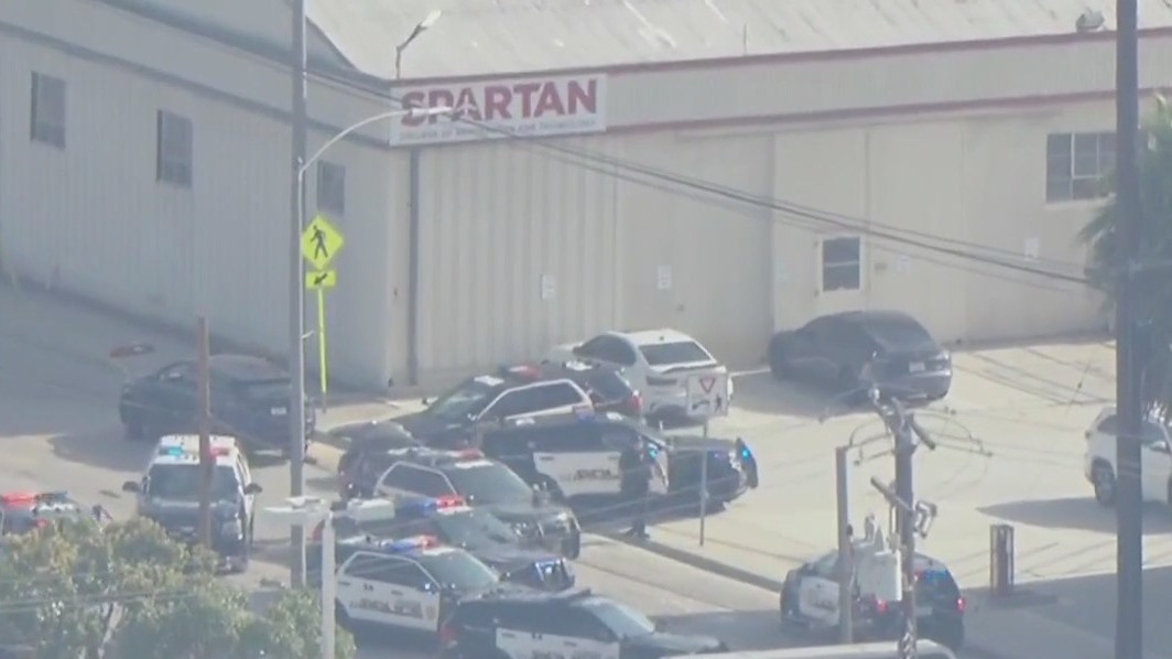 3 people hurt in shooting at Spartan College