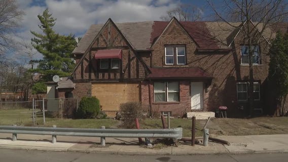 Fleeing suspect crashes into house during police chase from Warren to Detroit