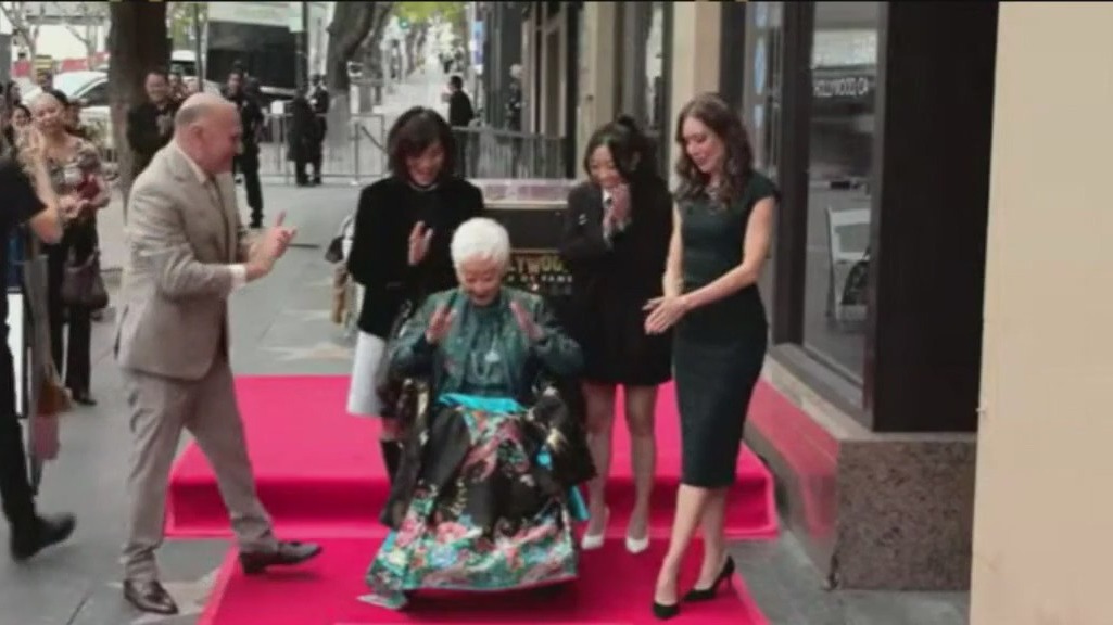 Actress Lisa Lu honored with star on WOF