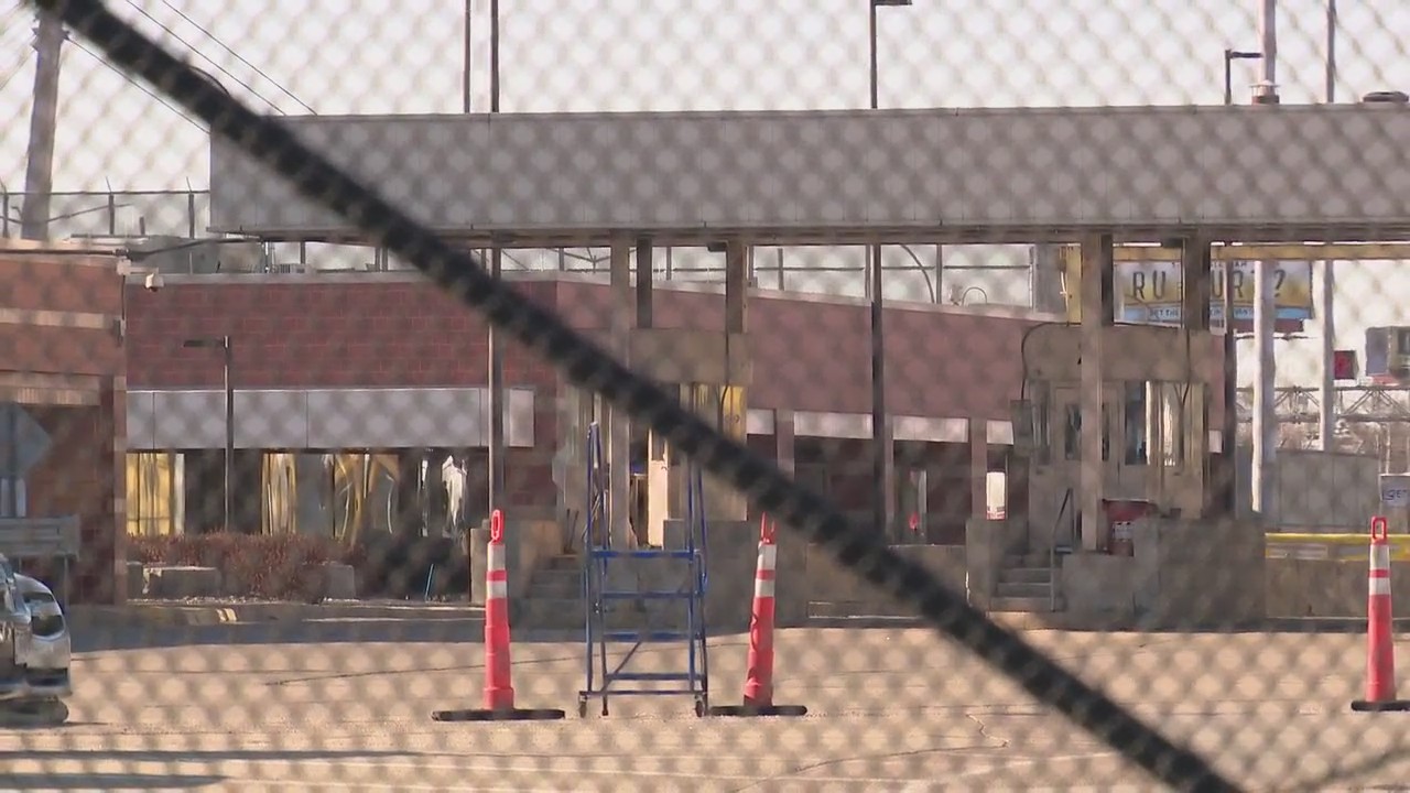 Mom faces deportation after taking 'Bridge to Canada' exit in Detroit