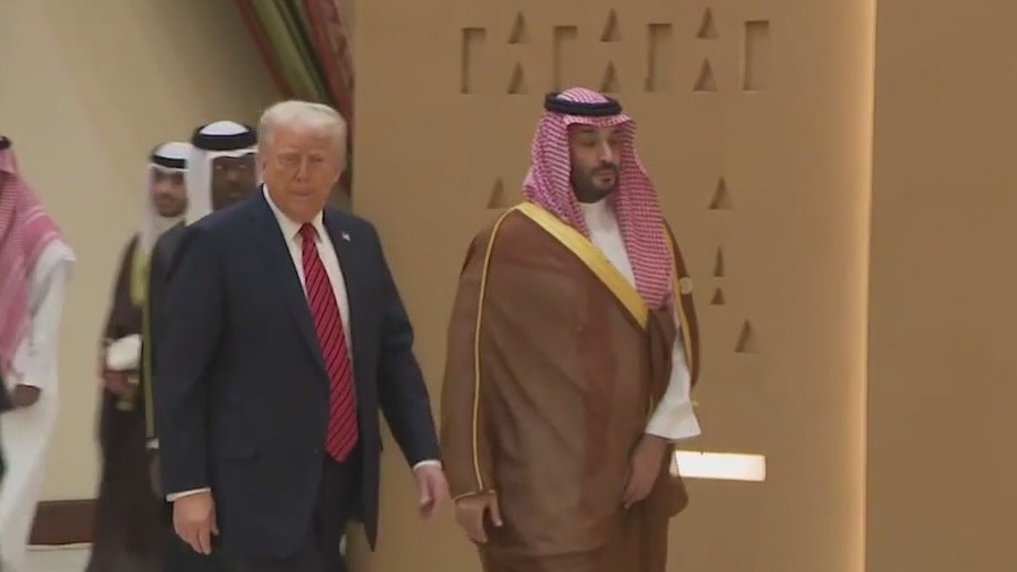 Trump resumes Middle East tour