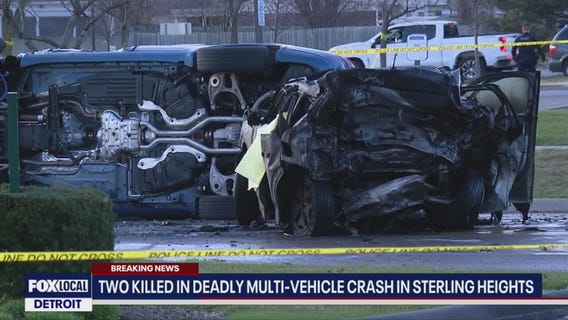 2 killed in six car pile-up in Sterling Heights