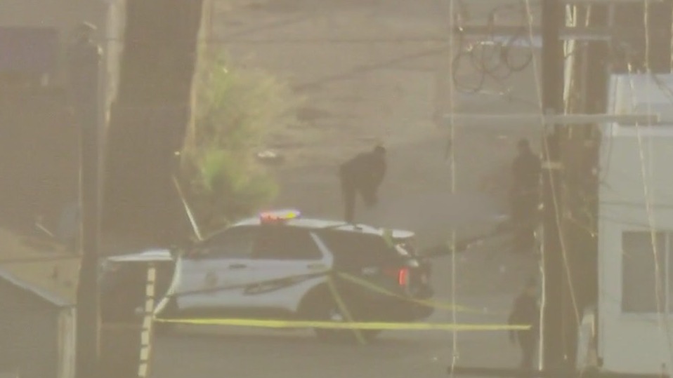 3 shot, 2 killed in South LA shooting