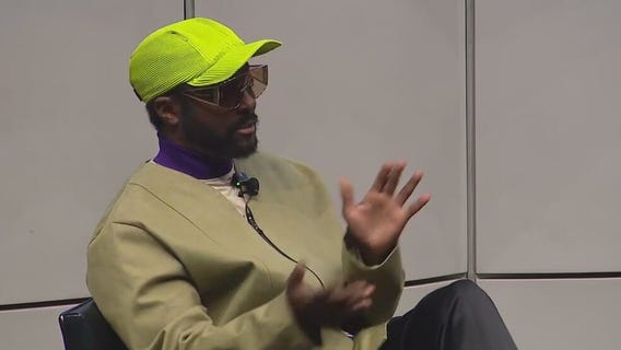 Will.i.am meets with Palisades High School seniors