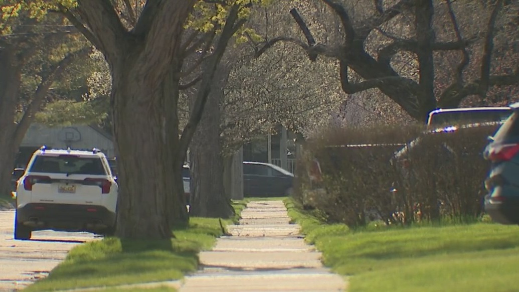 Suspects wanted in connection to stolen St. Clair Shores bikes