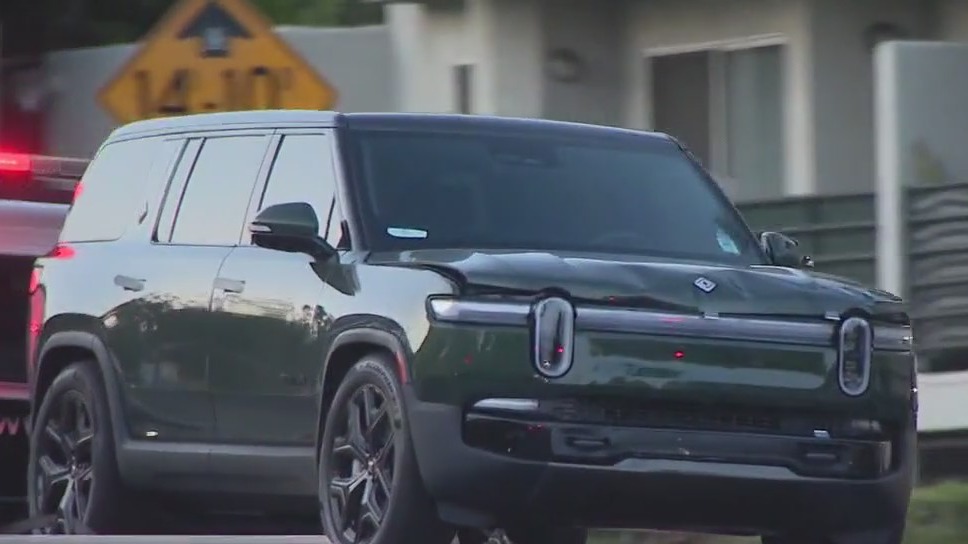 Student killed in crash at LA private school