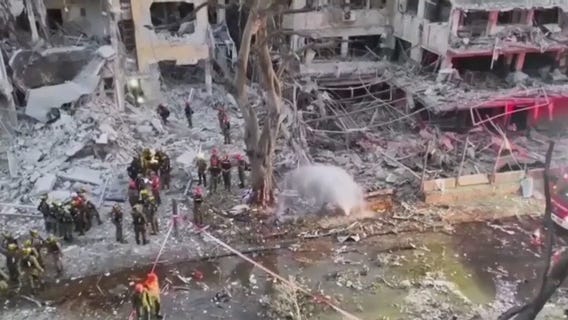 Israel and Iran exchange new attacks